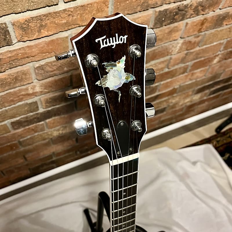 Taylor Custom T3 Rose Inlay Excellent + image 1