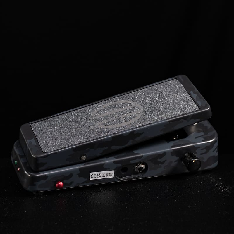 Dunlop DB01 Dimebag Signature Cry Baby From Hell Wah | Reverb Dunlop DB01 Dimebag Signature Cry Baby From Hell Wah | Reverb