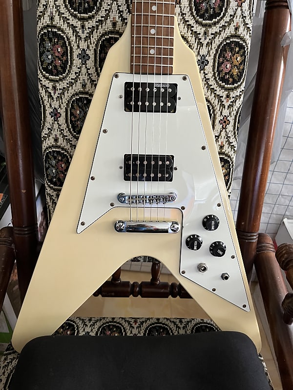 Maison Flying V Classic white | Reverb