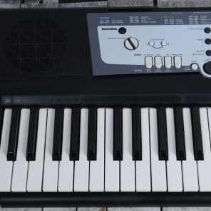 Yamaha PSR-E213 61 Key Portable Keyboard w Power Supply