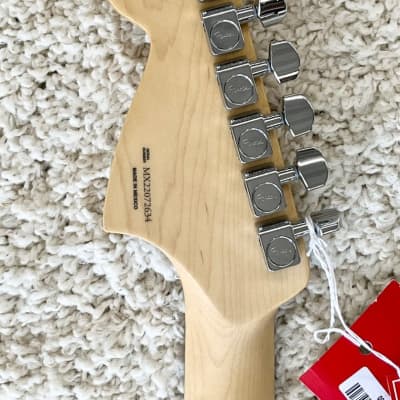 Fender Player Jaguar Electric Guitar, Pau Ferro Fretboard, 3 Tone Sunburst -Demo image 5