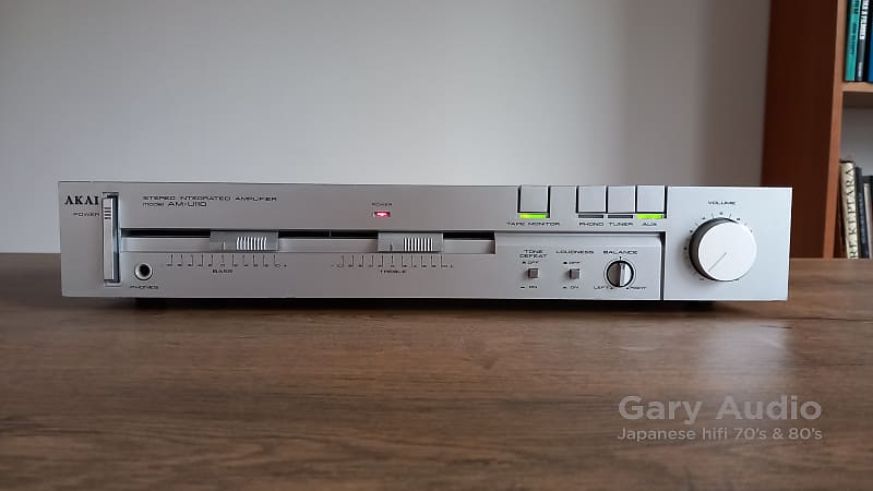 Akai AM-U110 Stereo Integrated Amplifier AM U110 Made in Japan Vintage 1982  			