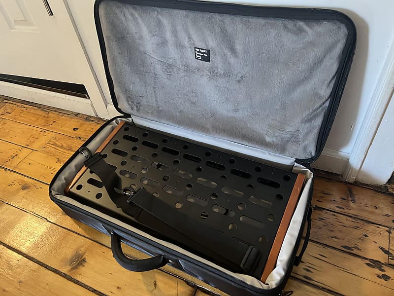 Emerson Custom Pedalboard Medium 24 x 12 w/ MONO CASE Reverb