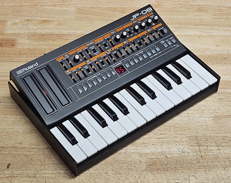 Roland JP 08 Boutique Series Synthesizer Module with K 25m