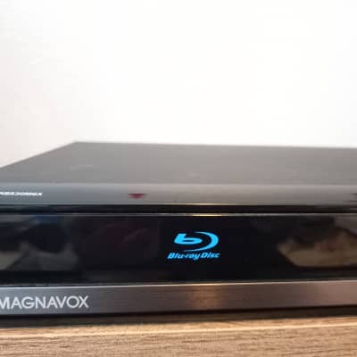 Magnavox Blu Ray Player with remote WORKS image 2