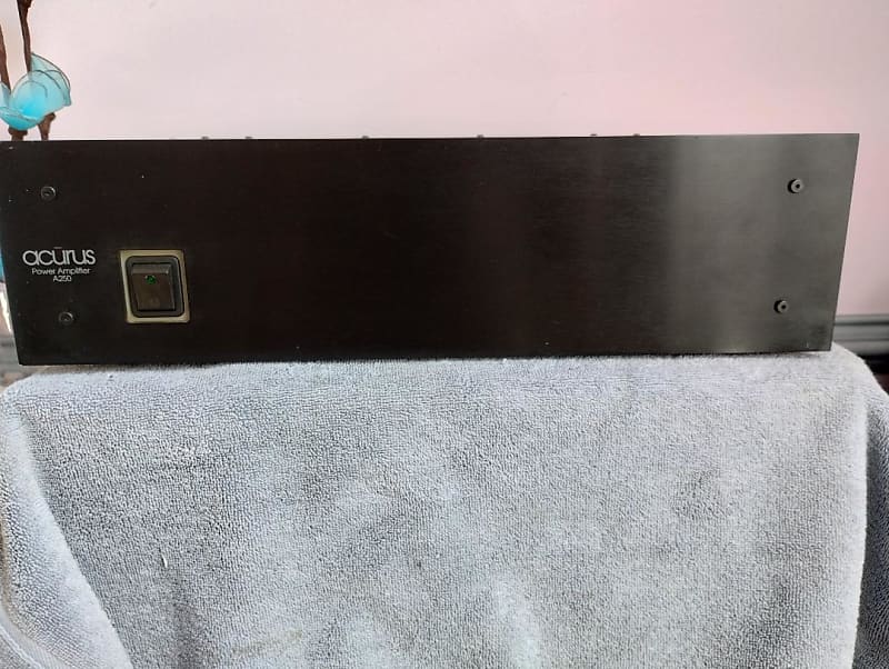 Acurus A250 amplifier in excellent condition - 1980&#039;s  			