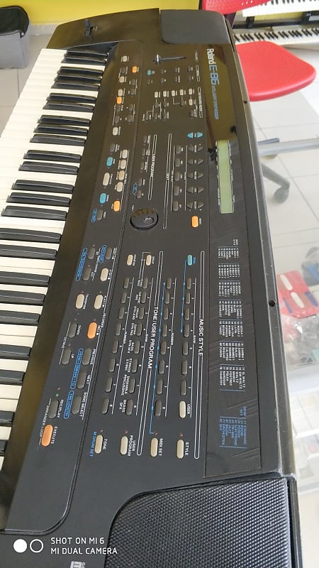 Roland E-86 Intelligent Synthesizer | Reverb