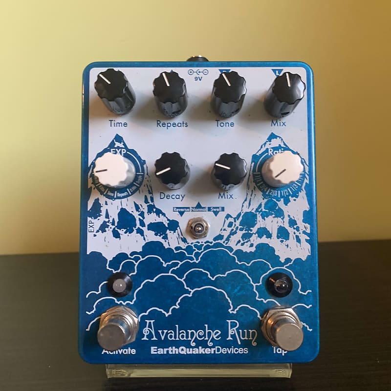 EarthQuaker Devices Avalanche Run Stereo Reverb & Delay with Tap Tempo