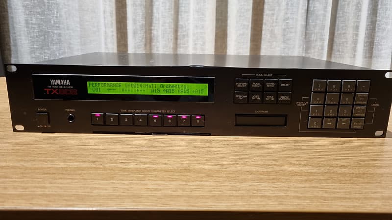 Yamaha TX802 FM Tone Generator 1986 - Black image 1