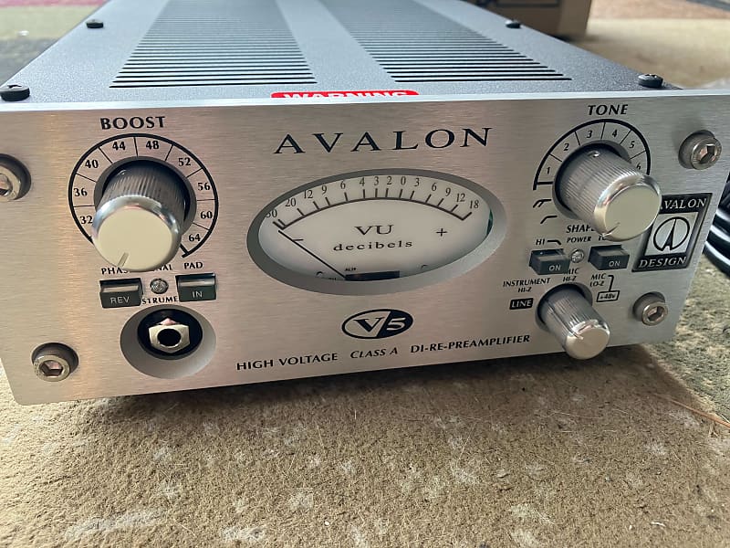 609 AVALON V5 マイクプリアンプ Avalon V5 Microphone Preamp - Silver | Sweetwater