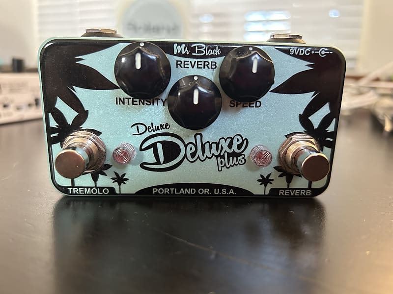 Mr. Black Deluxe DeluxePlus