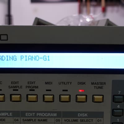 Akai S950 Maxed MIDI Digital Sampler 12 bit | Reverb