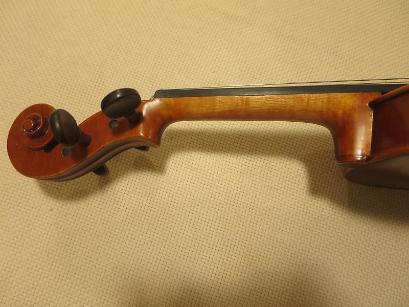 2012 Yamaha V5 Violin, 4/4 with Case, Bow, Rosin - Near-Mint 2012 Yamaha V5 Violin, 4/4 with Case, Bow, Rosin - Near-Mint
