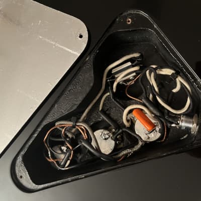 Hamer XT Series/Sunburst + Gibson ‘57 Classics + Case + Strap image 19