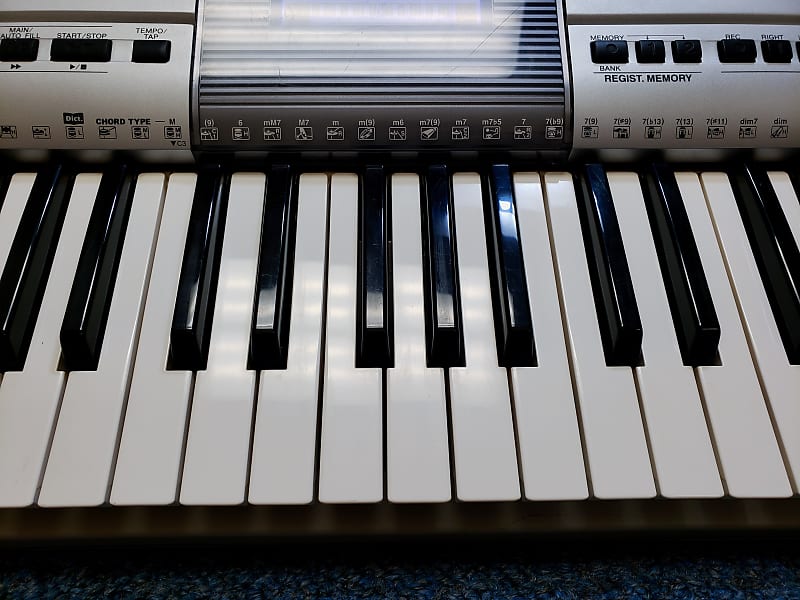 Yamaha PSR 295 Keyboard w/ Power Supply and Music Holder