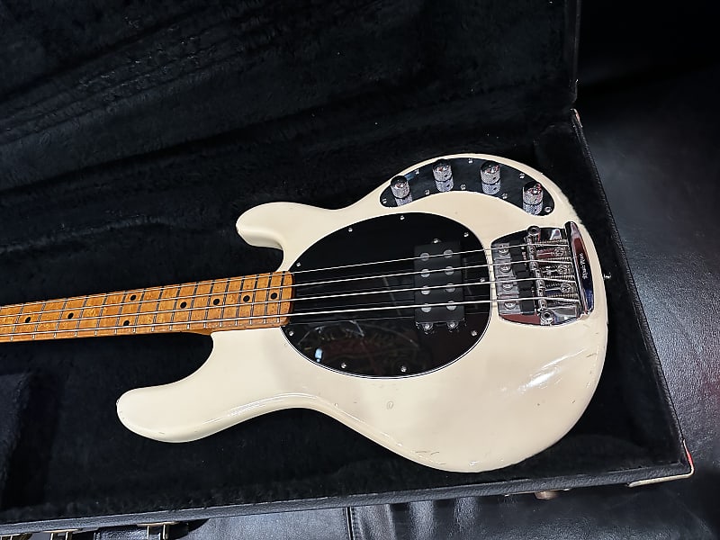 Ernie Ball Music Man Stingray 1988 - White - Birds Eye Maple