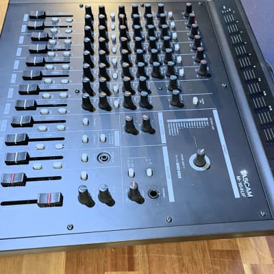 Tascam M-164UF 16-Channel Mixing Board with Digital Effects Tascam M-164UF 16-Channel Mixing Board with Digital Effects