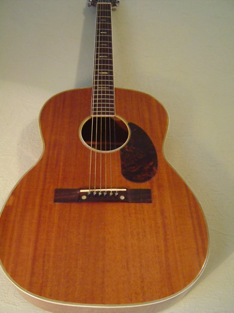 Kawai deals acoustic guitar