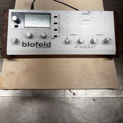 Waldorf Blofeld Desktop Synthesizer 2007 - Present - White