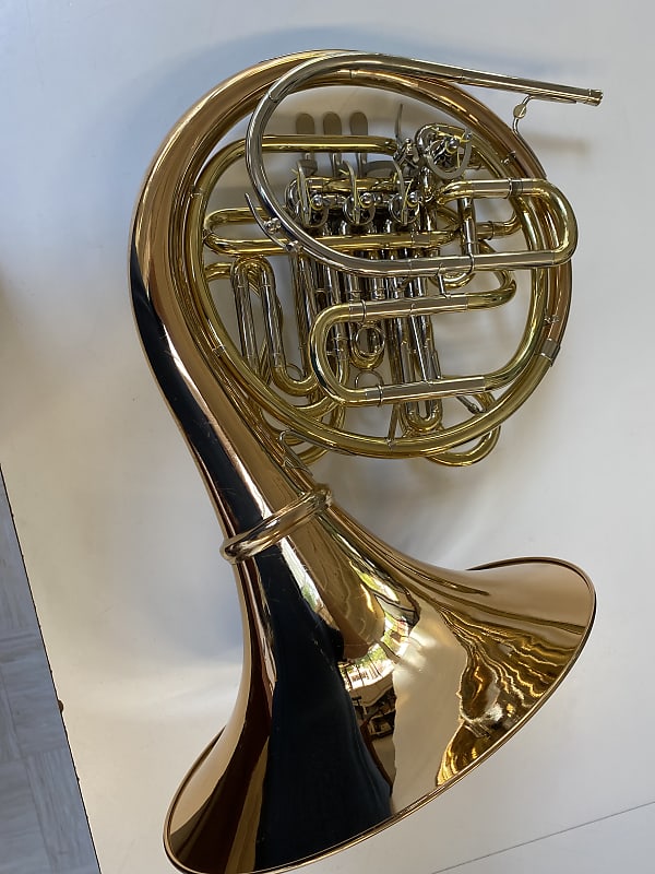 Used Holton H-281 Double French Horn with detachable gold-brass bell; Case,  Mouthpiece included
