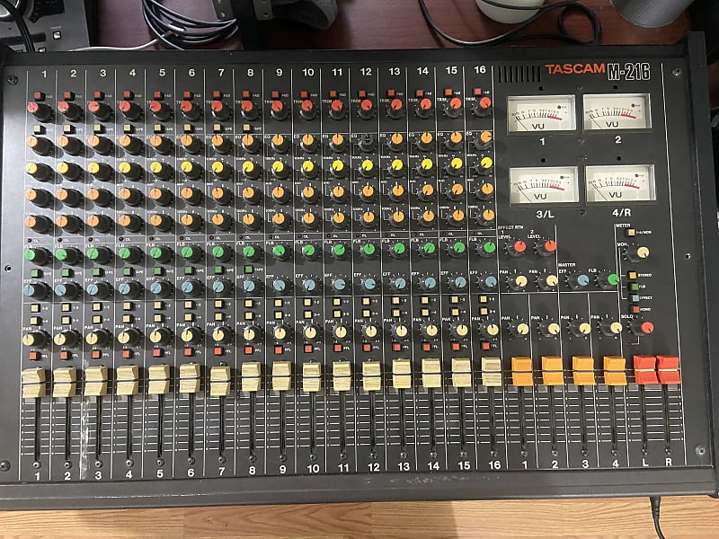 TASCAM M-216 ミキサー - レコーディング/PA機器