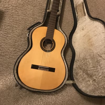 Aria A-50 handcrafted Classical Concert Guitar 1970s in excellent condition with hard case image 3