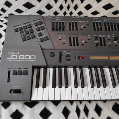 Roland JD-800 61-Key Programmable Synthesizer