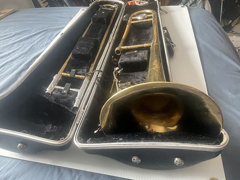 Bundy Trombone with Case Reverb