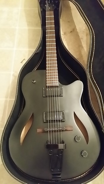 Dean hollow online body guitar