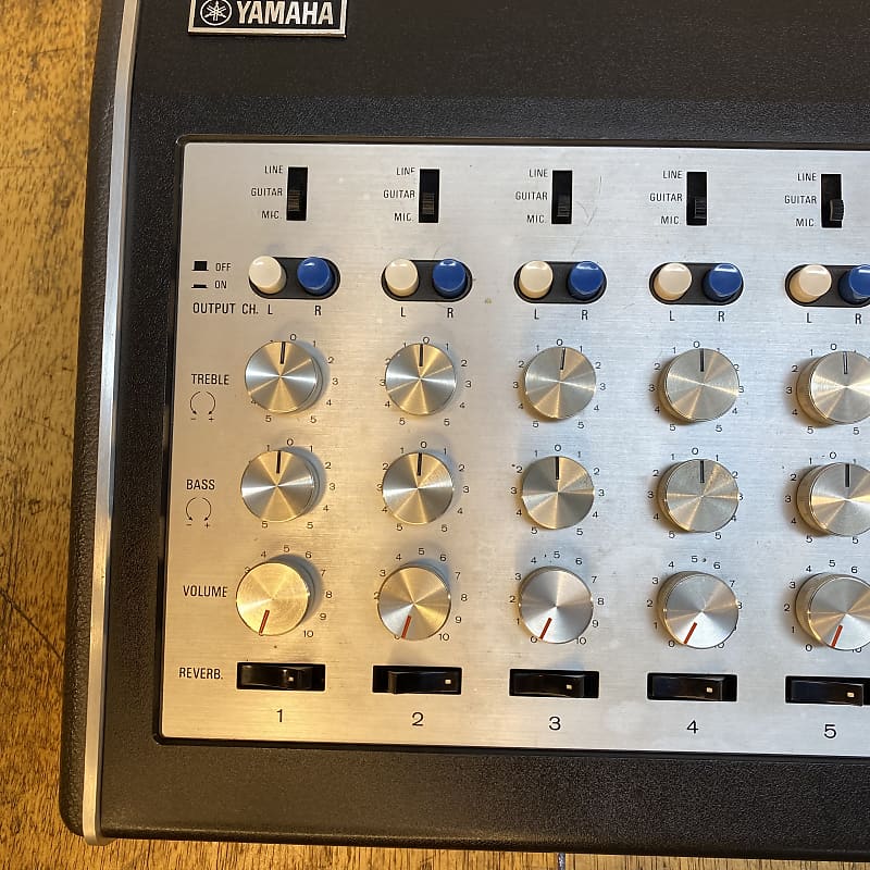 Yamaha EM-70 6 channel mixer with built in reverb, Aux in