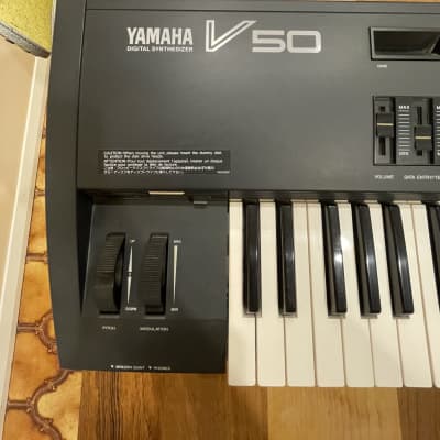 Yamaha V50 FM Synthesizer 1989 - Black image 4