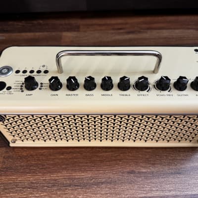 Yamaha THR10II 20-Watt 2x3 Yamaha THR10II 20-Watt 2x3