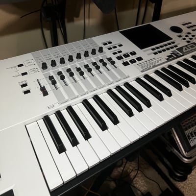 Yamaha Motif XF 7 Production Synthesizer 2010s - Gray