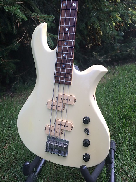 BC Rich NJ Series ST-III SSH Pearl White Guitar & Gig Bag