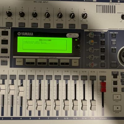 Yamaha AW1600 Professional Audio Workstation 16-Track Digital Recorder