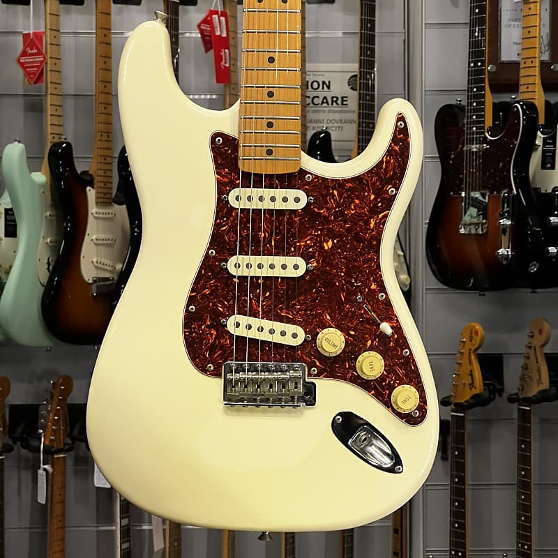 Fender Deluxe Powerhouse Stratocaster | Reverb Canada