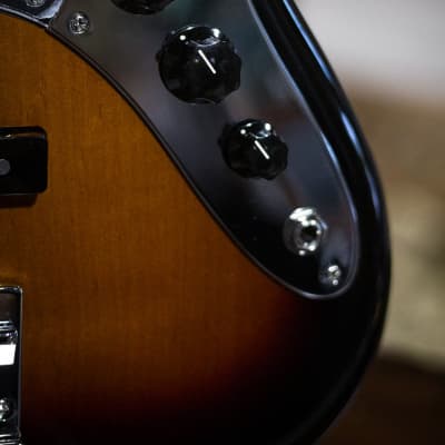 Fender Geddy Lee Jazz Bass - Maple Fretboard - 3-Color Sunburst w/Deluxe Gig Bag image 13