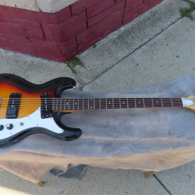 UNIVOX HI FLIER 1971 PHASE 2 P-90's BARITONE 6 STRING BASS