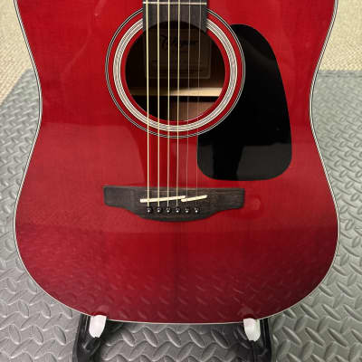 Takamine 