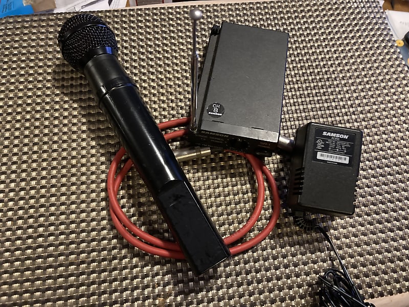 Samson SR1 Wireless Hand Held Microphone System Reverb