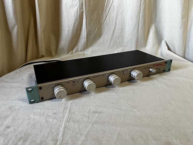 DJ機材 Vestax DCR-1200 Pro 高額買取実施中!!】VESTAX アイソレーター DCR-1200 チャンデバ