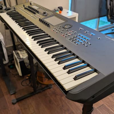 Yamaha Montage M7 76-Key Synthesizer