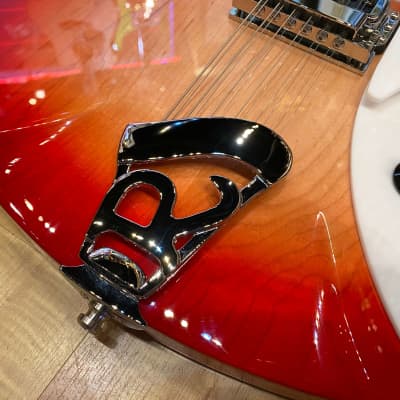 Rickenbacker 330/12 12-String Electric Guitar FireGlo image 9