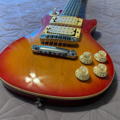 ミニ　サンダーバード　samick Spotted Samick Mini Thunderbird bass. Cool little travel