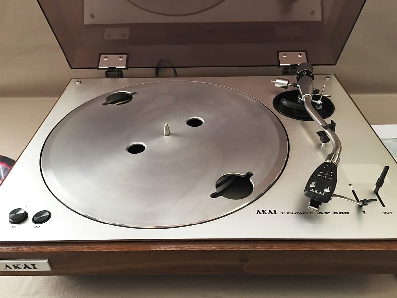 Platine vinyle Akai AP-001C en bel état (33, 34 Tr)