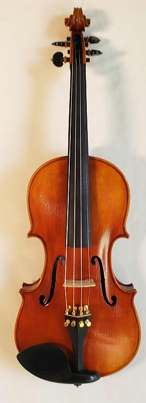 Palatino VN-1400 4/4 Violin, excellent condition w/bow and