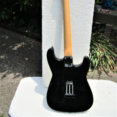 Fender "Left hand" Squier  Stratocaster, 1997, Korea, Black, Gig Bag image 8