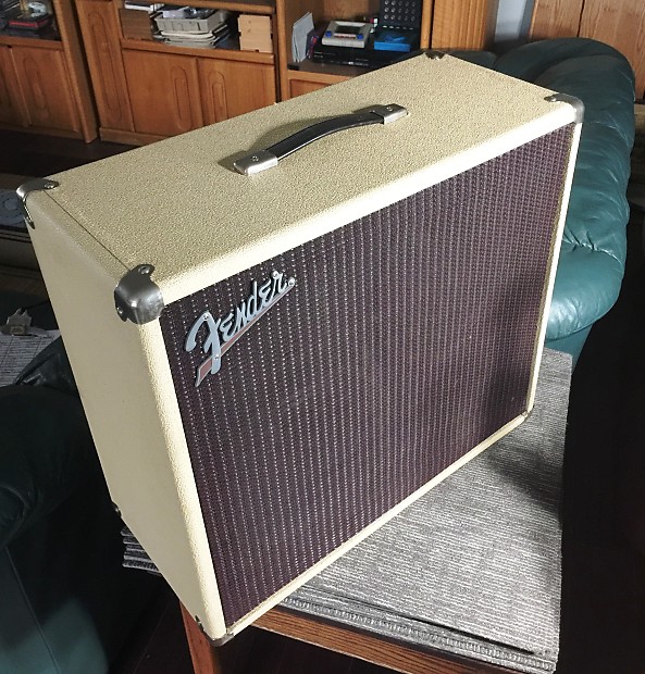 Fender vibro outlet king extension cabinet