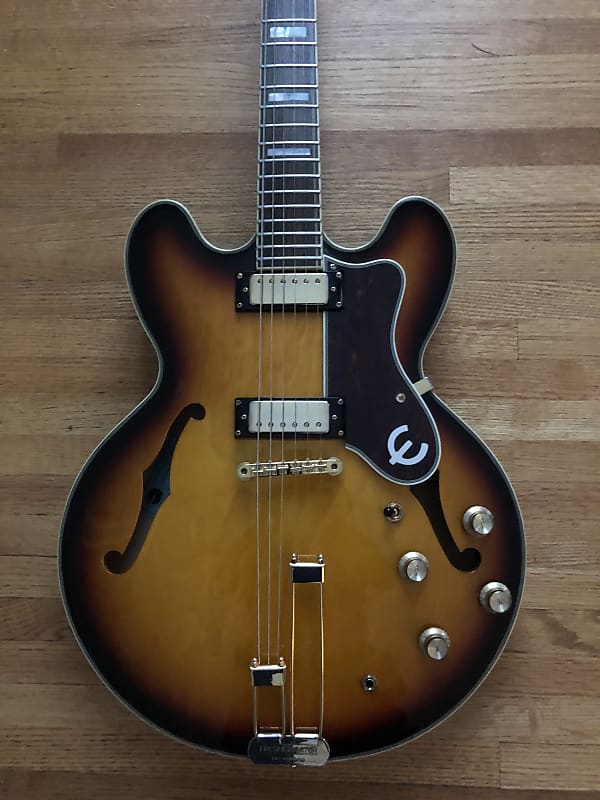 Epiphone Sheraton 50th Anniversary 1962 reissue Tricolor sunburst | Reverb  France