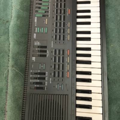 Yamaha PSS-460 FM Synthesizer Keyboard